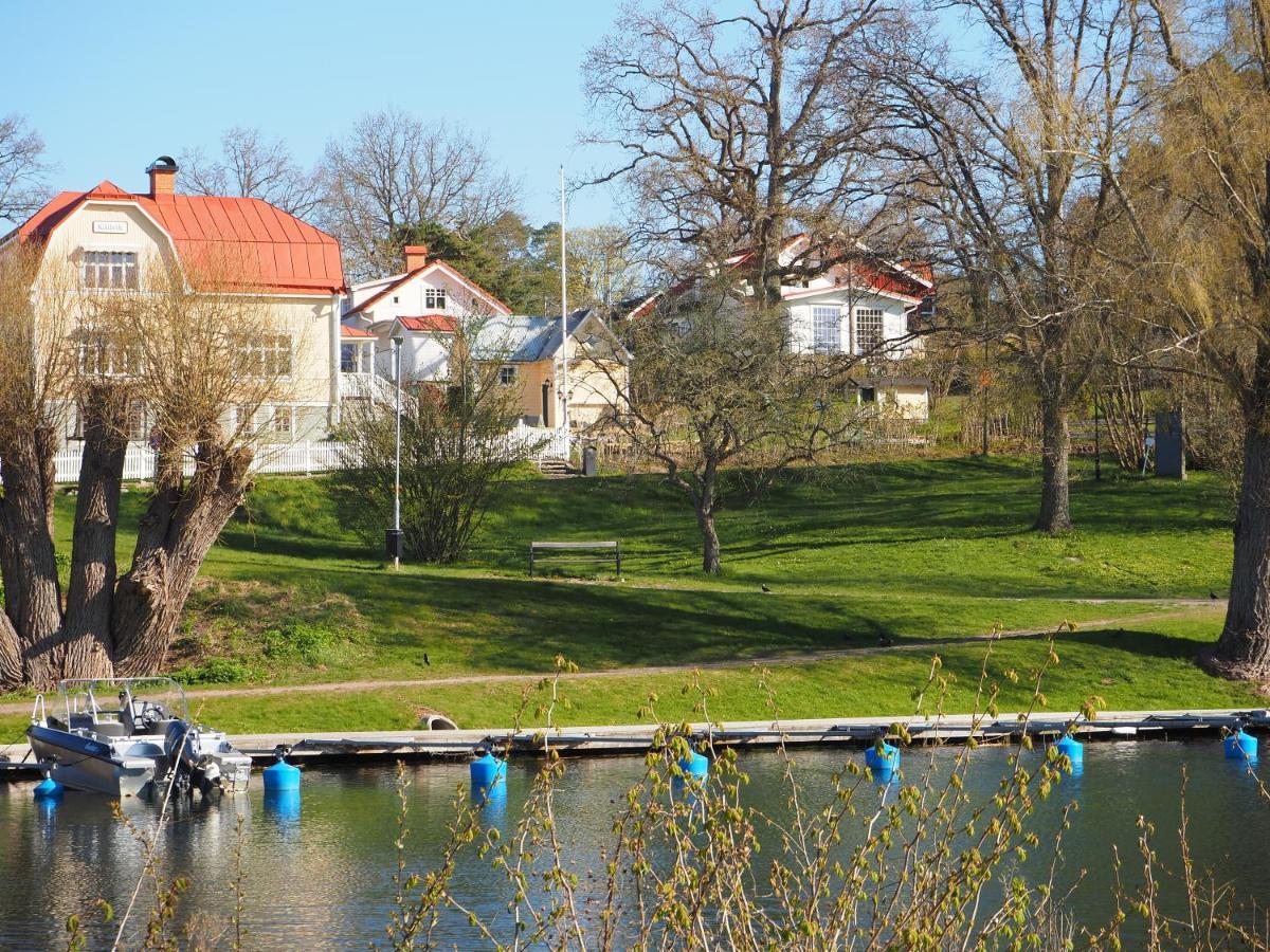 Stenkullens Gardshus Borensberg Luaran gambar